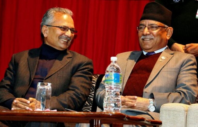 बाबुरामले जनयुद्धका सुप्रिम कमाण्डर भन्दै किन गुहारे प्रचण्डलाई ?