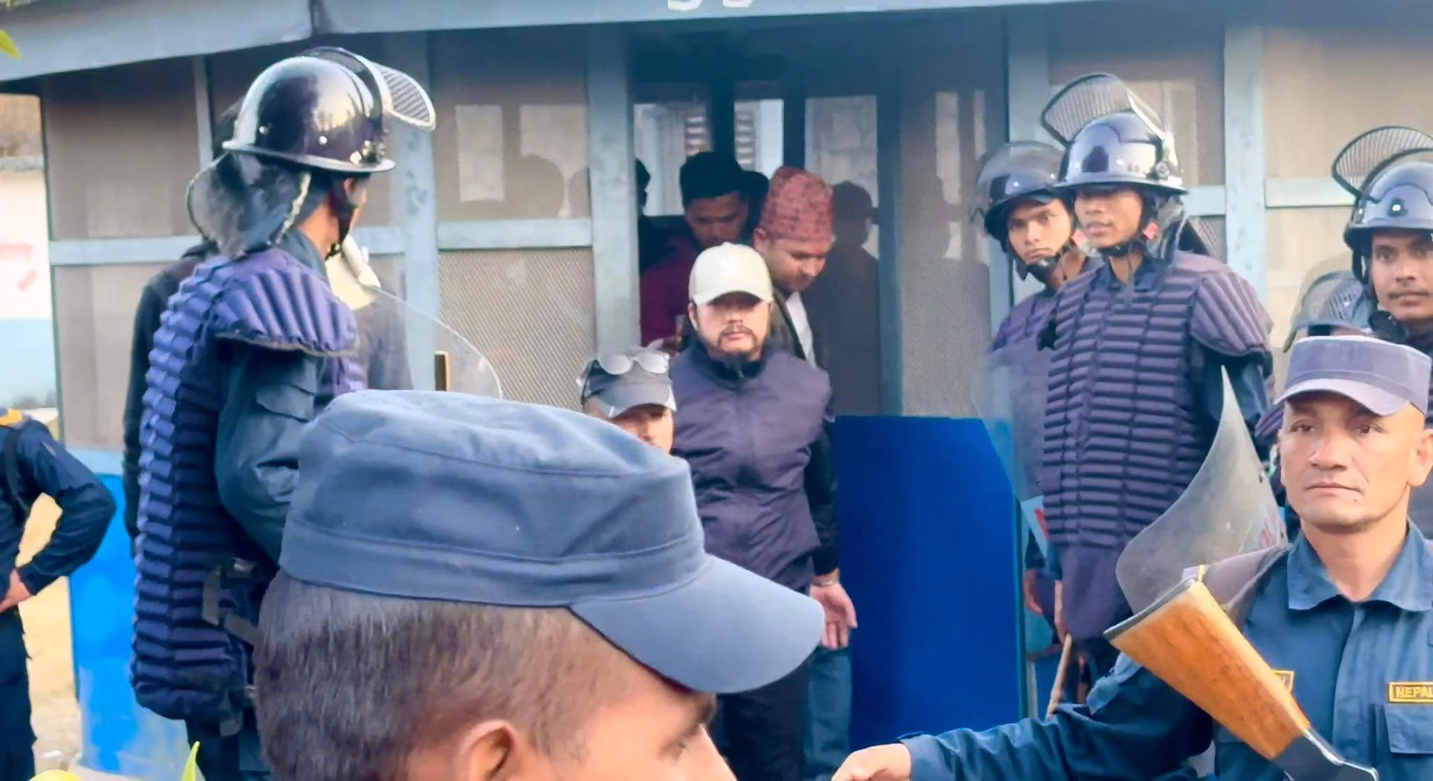 सूर्यदर्शन सहकारी ठगी आरोपी दुई जना प्रहरी हिरासतमा