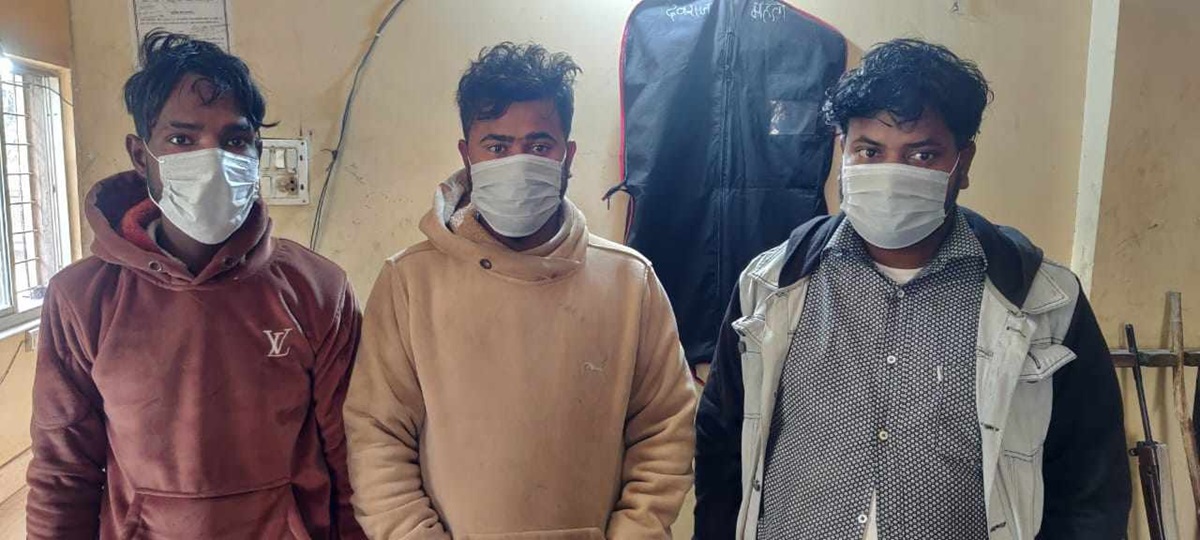 अमेरिकाबाट ‘पार्सल’ आएको गाँजासहित ३ जना पक्राउ
