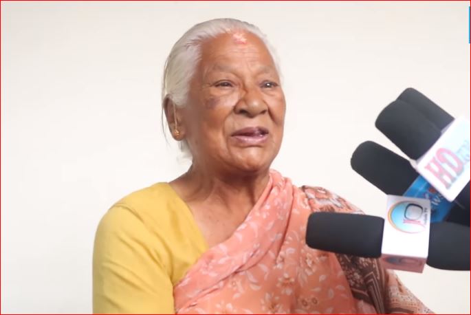 यि हुन् पहिलो महिला प्रहरी चैतमाया : जसको हात समाउँदा एसपीको जागिर नै गयो