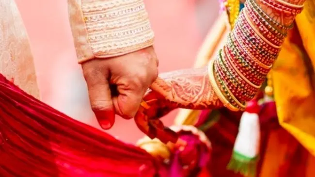 आफ्नै बिहे भएको सपनामा देखे कस्तो फल मिल्छ ?