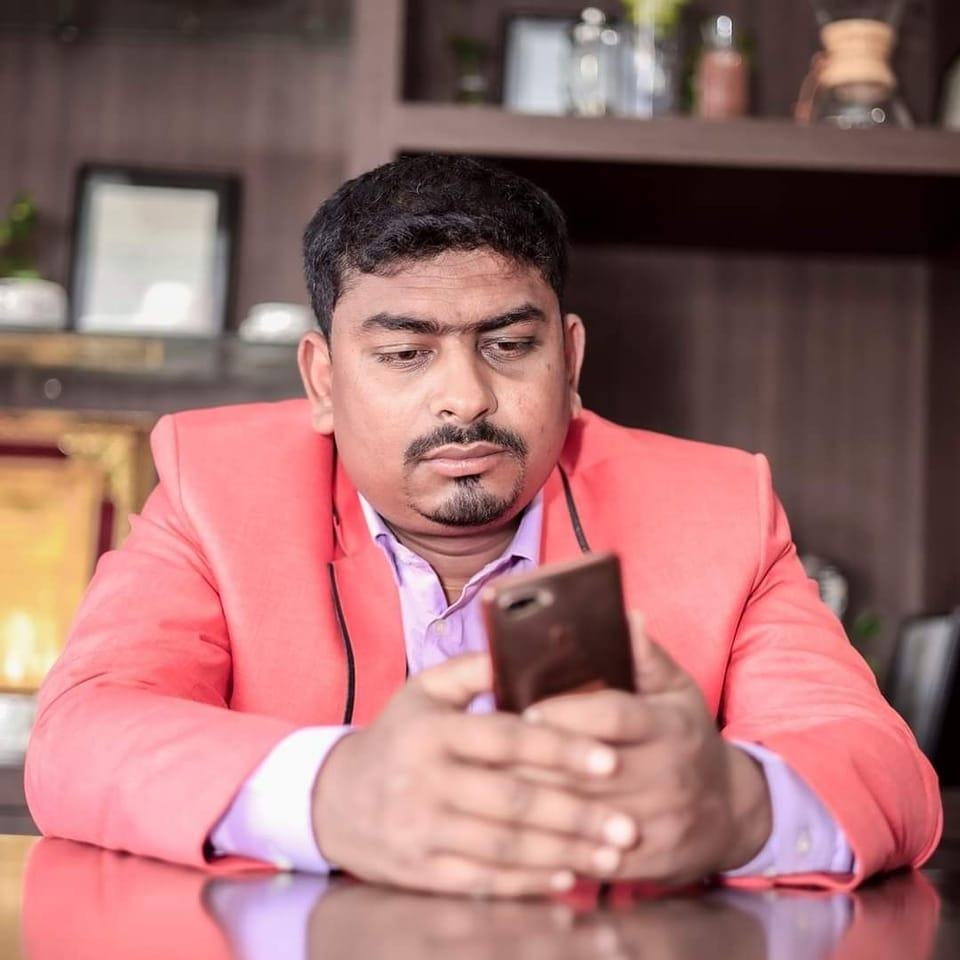 फेरि पक्राउ परे युट्युबर मनोज मानव