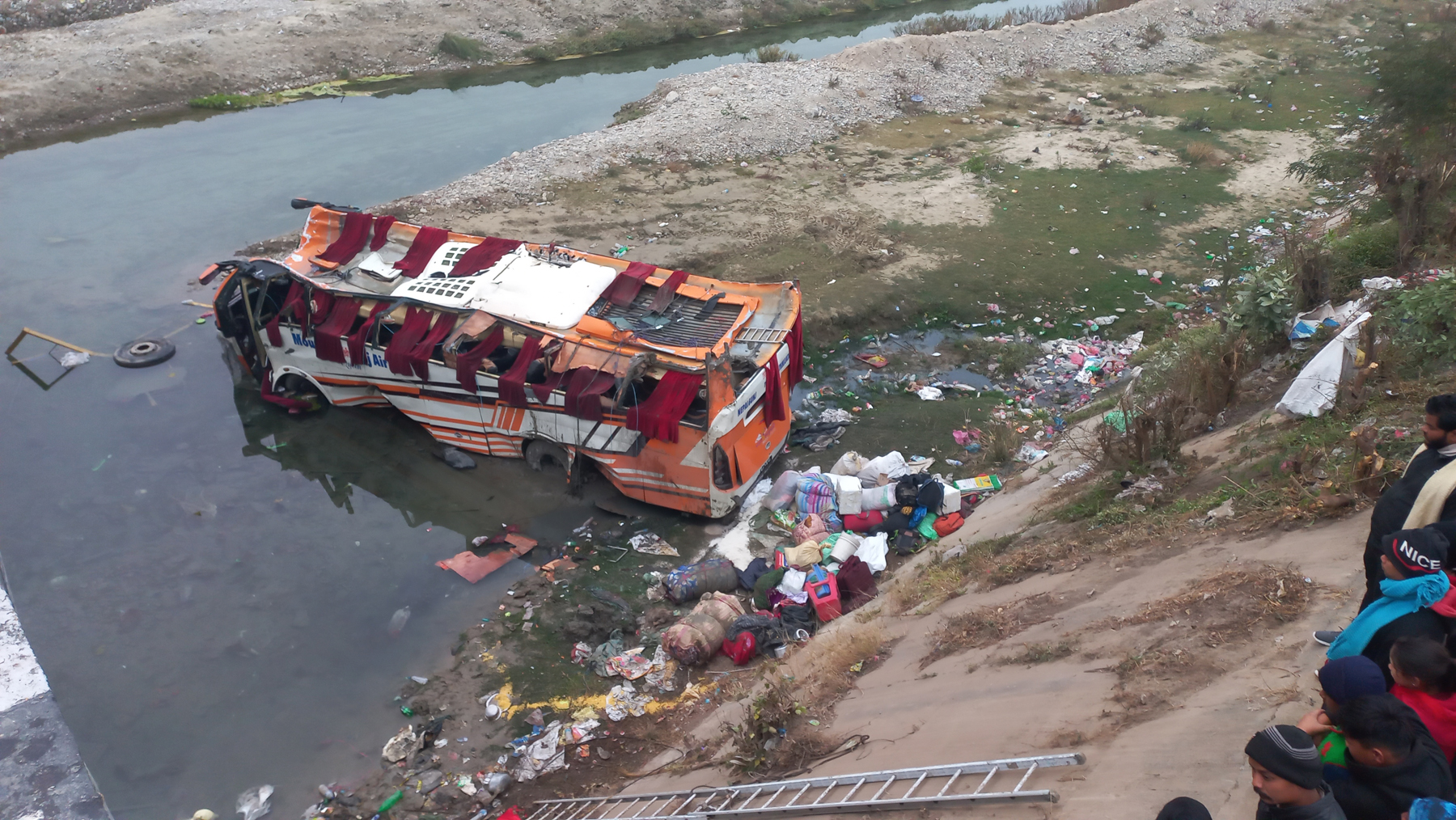 बस तीव्र गतिमा थियो, चालकले चेकपोइन्टमा पनि रोकेनन्: प्रहरी