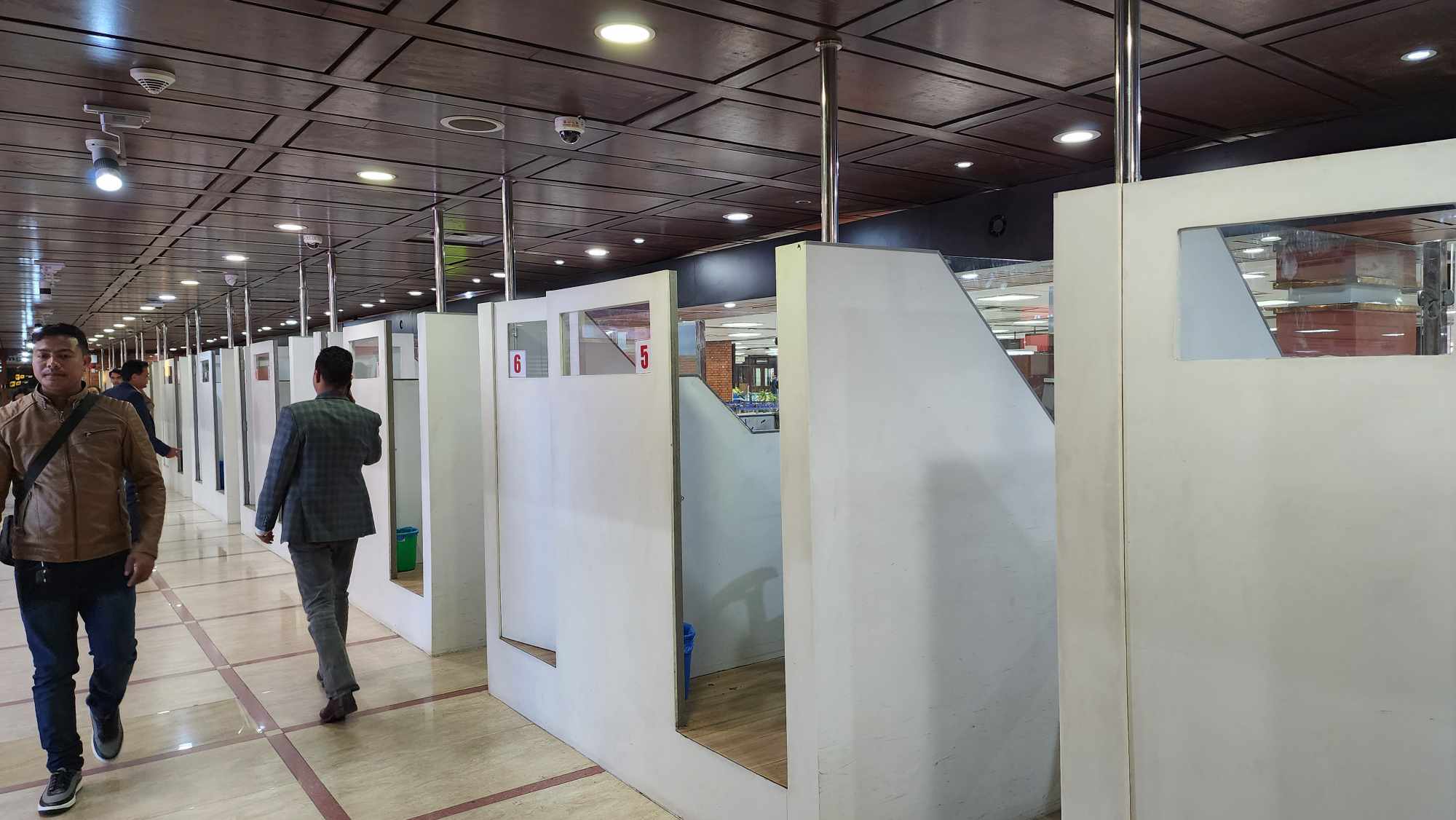 भिजिट भिसा प्रकरणमा धरपकड गरेको भन्दै विमानस्थल अध्यागमनमा ‘हडताल’ !