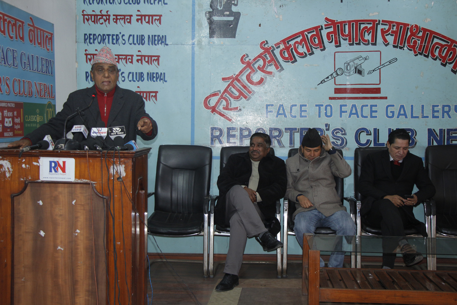प्रचण्ड सरकार राष्ट्रघाती र सबै हिसाबले असफल : एमाले नेता आनन्द पोखरेल