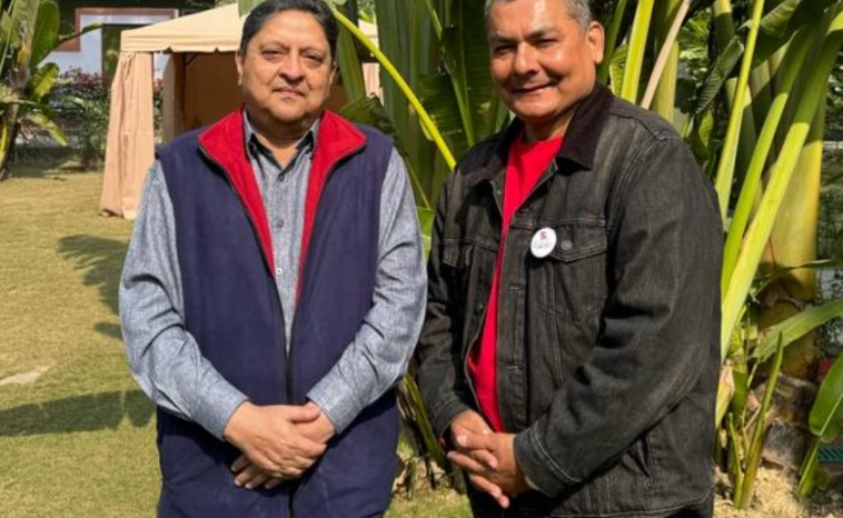 पूर्वराजा ज्ञानेन्द्रसँग फेरि नजिकिँदै दुर्गा प्रसाई