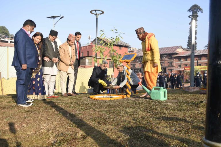 भारतीय विदेशमन्त्री जयशंकरद्वारा पशुपतिनाथ मन्दिरको दर्शन, रुद्राक्ष पनि रोपे