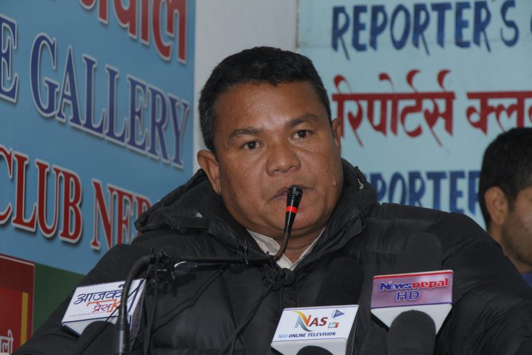 सरकार गम्भीर नबने ट्याक्सी व्यवसायीहरु आन्दोलनमा उत्रिने