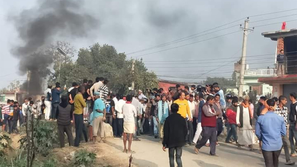 सर्लाहीको बरहथवा क्षेत्रमा कर्फ्यु हटाएर निषेधाज्ञा जारी, मृतकको शव रातभर घटनास्थलमै