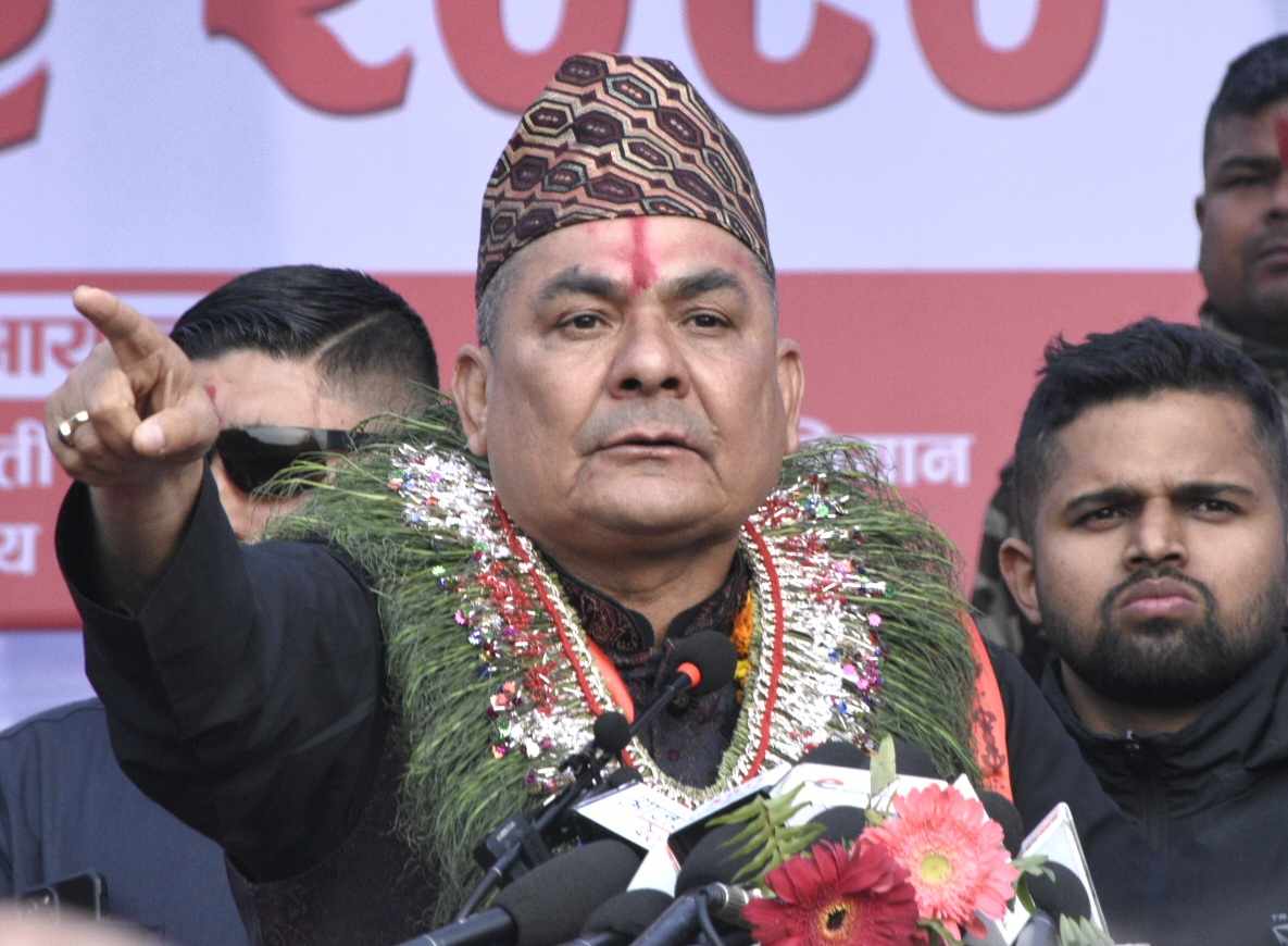 कालोमोसो दल्लान् भनेर एक जोर लुगा साथमै बोकेर हिँड्छु :दुर्गा प्रसाई