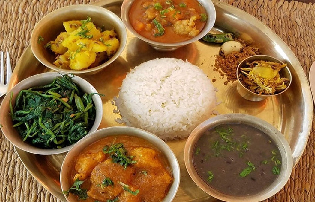 राति ढिलो खाना खाने बानी छ ? स्वास्थ्यमा देखिन्छन् यी ५ असर