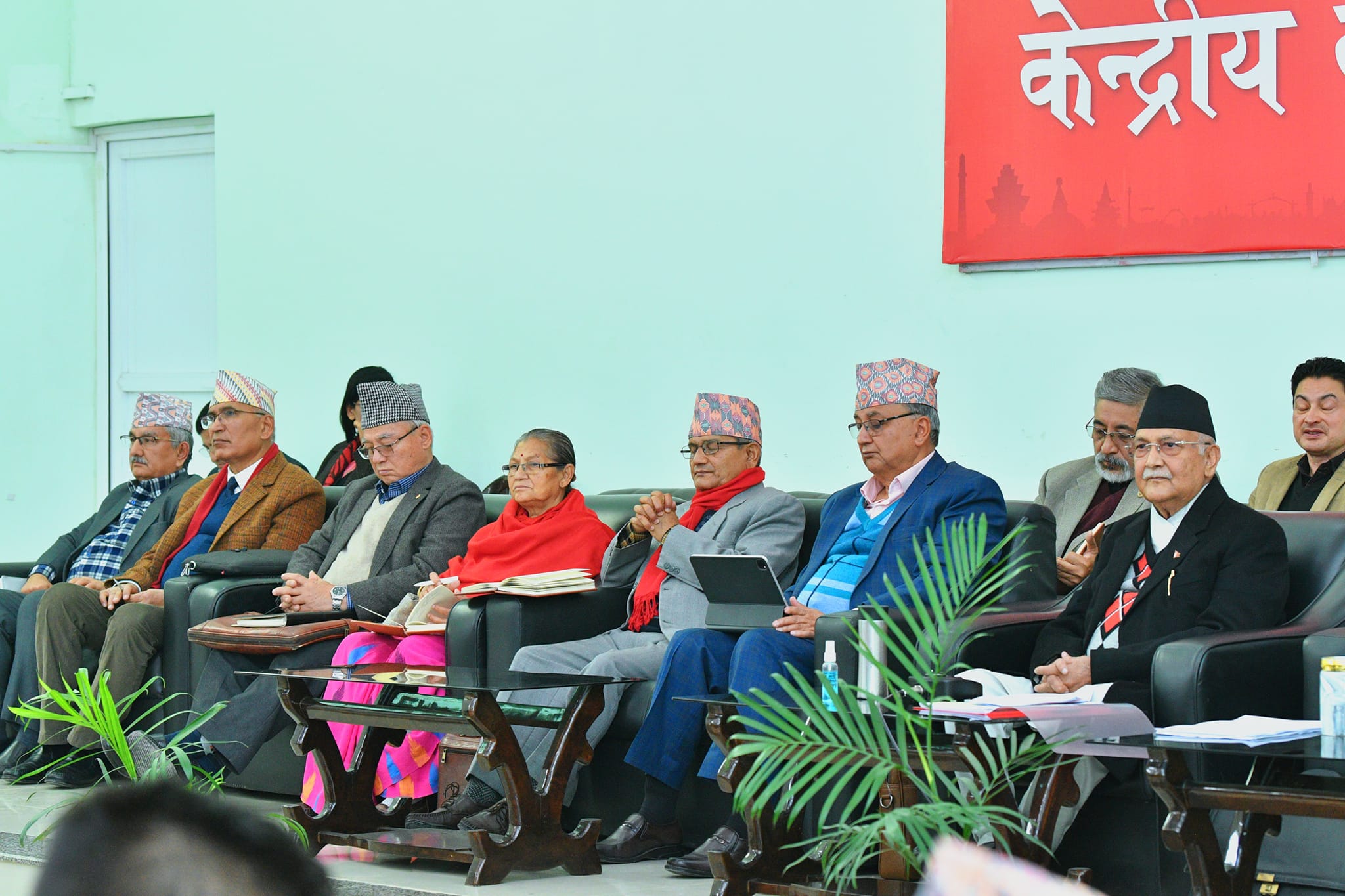 गठबन्धनलाई एमालेको चुनौती
