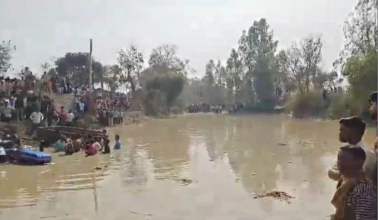 ट्याक्टर दुर्घटना हुँदा १५ जनाको मृत्यु