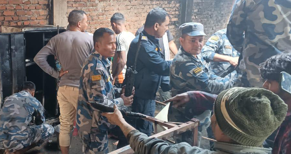 सशस्त्र प्रहरीको एफओबीमा आगलागी हुँदा हातहतियार तथा गोलीगट्ठा जलेर सखाप