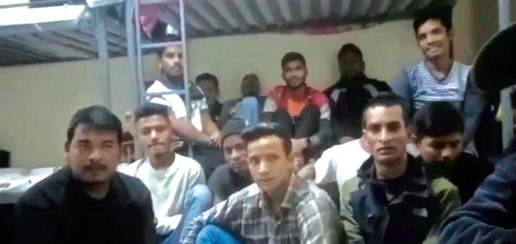 दुबईमा १६ घण्टा काम ,८ घण्टाको मात्र तलब