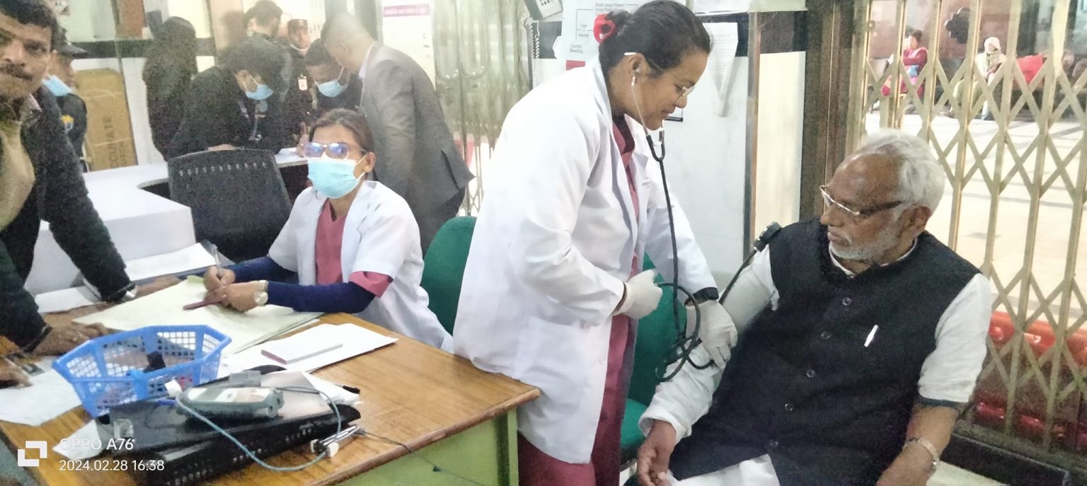 माइतीघरमा घाईते भएका महतोको ट्रमा सेन्टरमा उपचार हुँदै