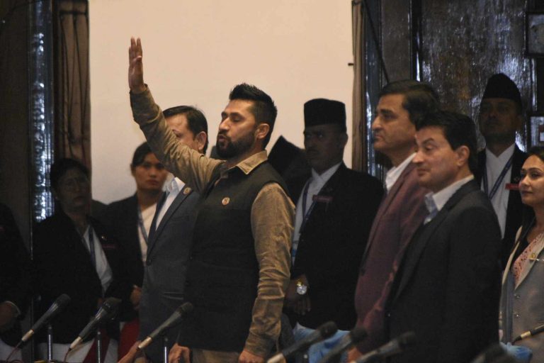 सरकारलाई रवि लामिछानेको आग्रहः ‘अरु फाइल नखोलियोस्’