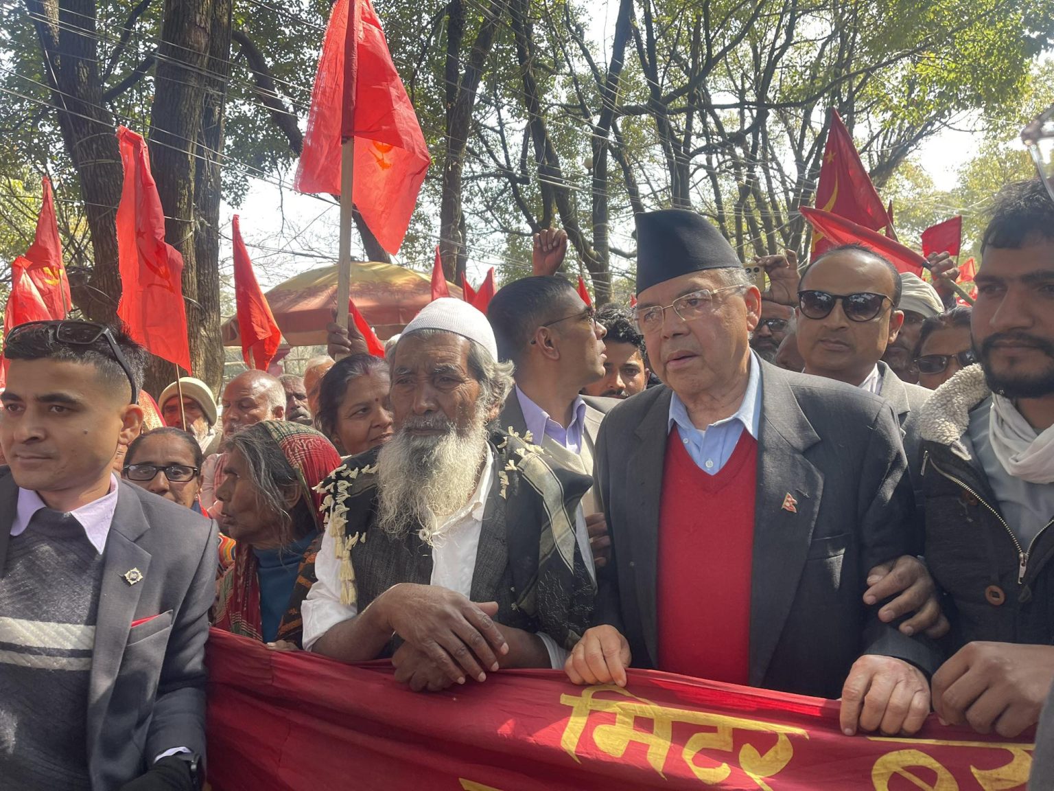 मिटरब्याज पीडितहरुको आन्दोलनमा झलनाथको समर्थन