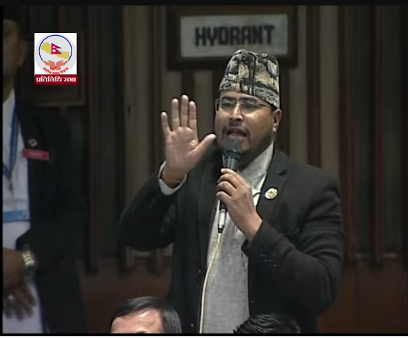 प्रचण्डलाई ज्ञानेन्द्रको प्रश्न: तपाईं सर्वोच्च अदालतभन्दा ठूलो हो ?