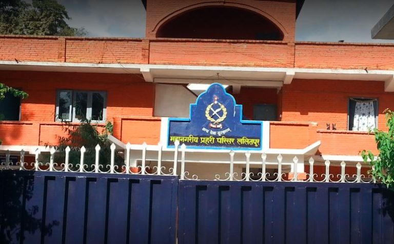 अचेत अवस्थामा फेला परेका दुई बालबालिकाको मृत्यु, चार तलाबाट हाम फालेकी आमा गम्भीर घाइते