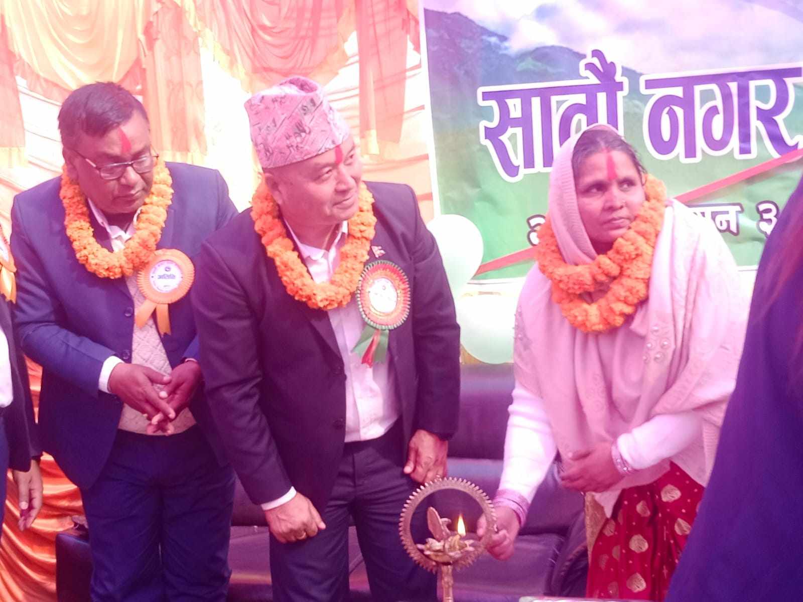 मेयर निलम्बित भएपछि नगरसभा उपमेयरले गराइन्