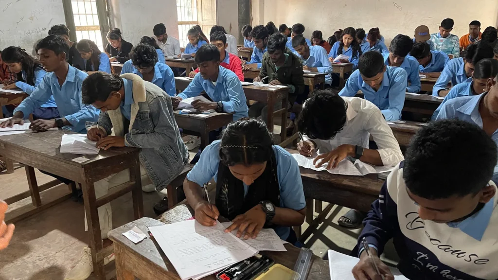 १० जना परीक्षा निरीक्षक निष्काशित