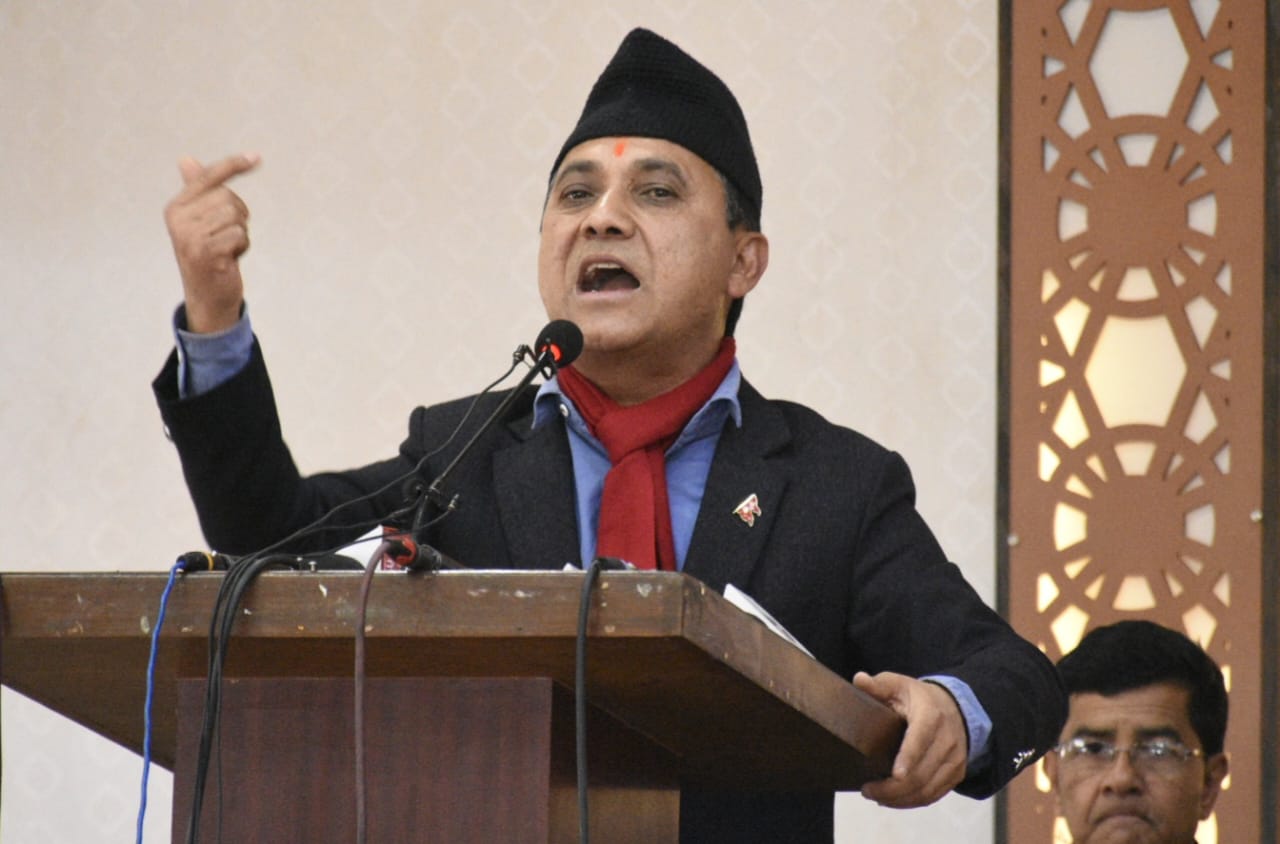 नयाँ गठबन्धन बनाउने धन्दामा लागेको भन्दै देउवामाथि खनिए विश्वप्रकाश शर्मा