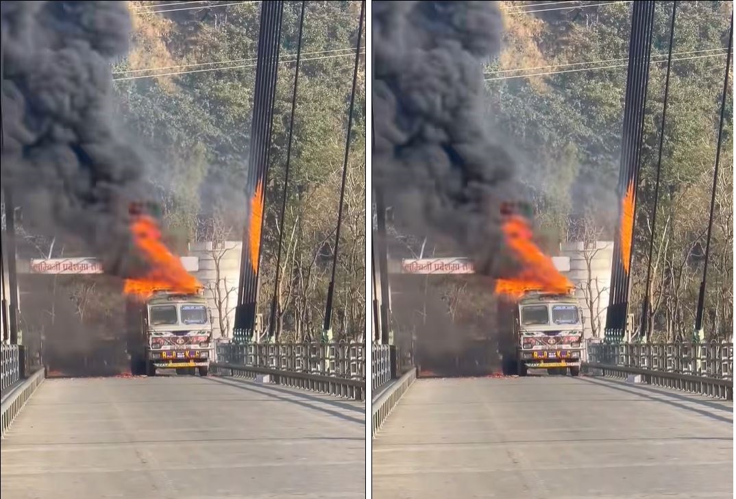 कर्णाली पुलमाथि लाइटर बोकेको ट्रकमा आगलागी