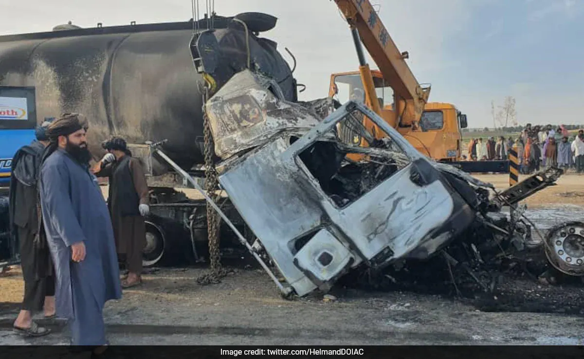 सडक दुर्घटनामा २१ जनाको मृत्यु, ३८ घाइते