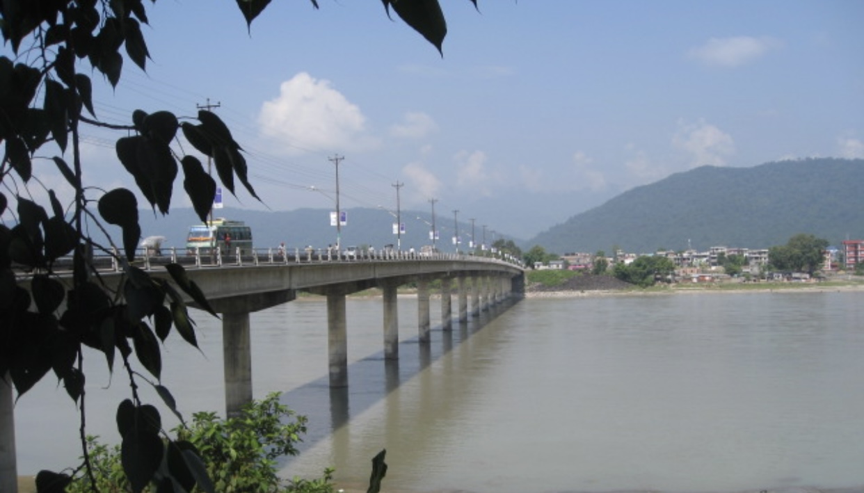 नारायणी पुलबाट हाम फालेकी महिलाको अचेत अवस्थामा उद्धार