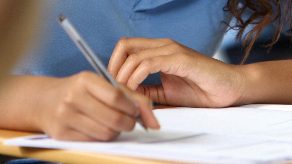 कक्षा ८ को प्रश्नपत्र शिक्षकले नै ‘आउट’ गरेपछि…
