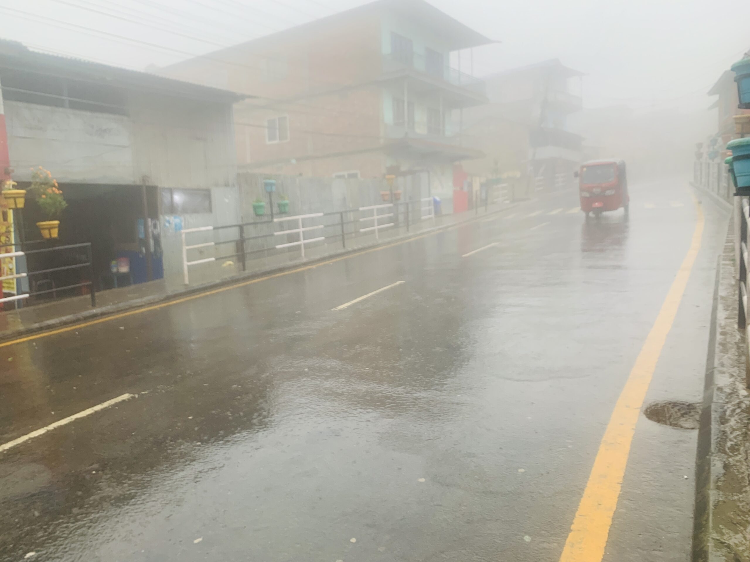 पहाडी भूभागमा आज पनि चट्याङ्गसहित हल्का वर्षाको सम्भावना