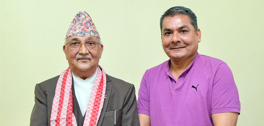 दुर्गा प्रसाईले बाटो छेकेर केपी शर्मा ओलीको हत्या गर्ने प्रयास गरेको खुलासा