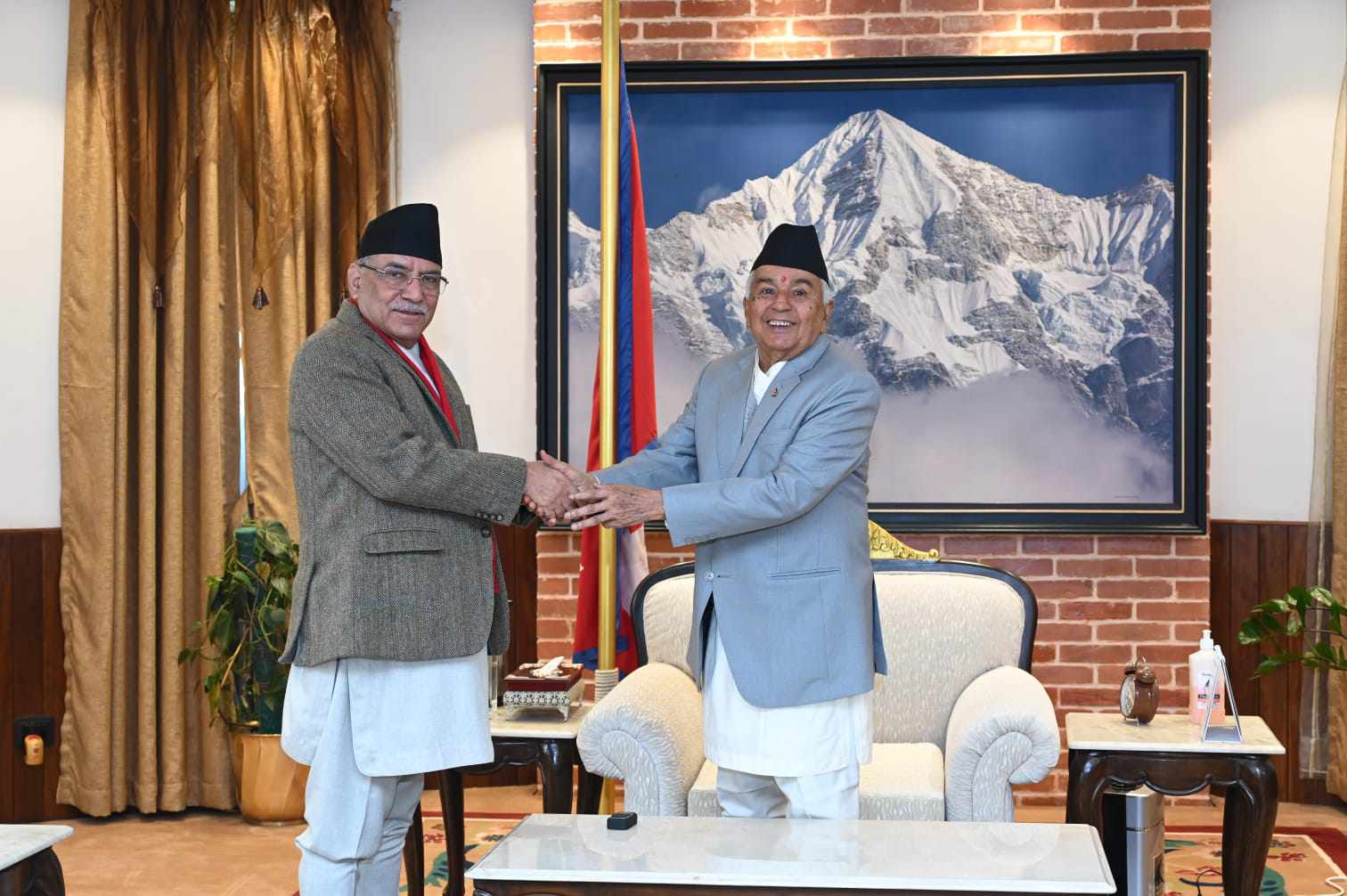 नयाँ मन्त्रीकाे सपथ ५ बजे