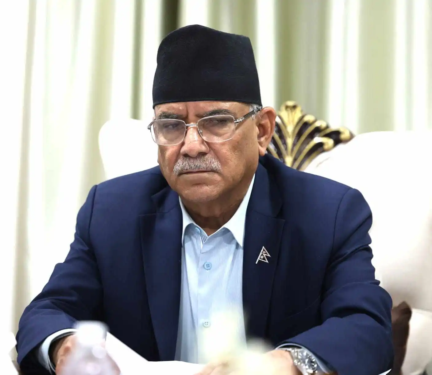 भुइँको टिप्न खोज्दा प्रचण्ड तनावमा