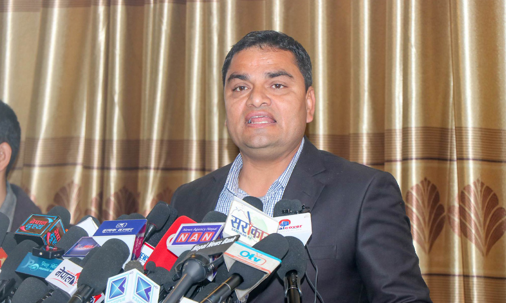 यो गठबन्धन आफैं ढल्छ, परिस्थितिले नै कांग्रेसलाई सत्तामा लैजान्छ:प्रदीप पौडेल