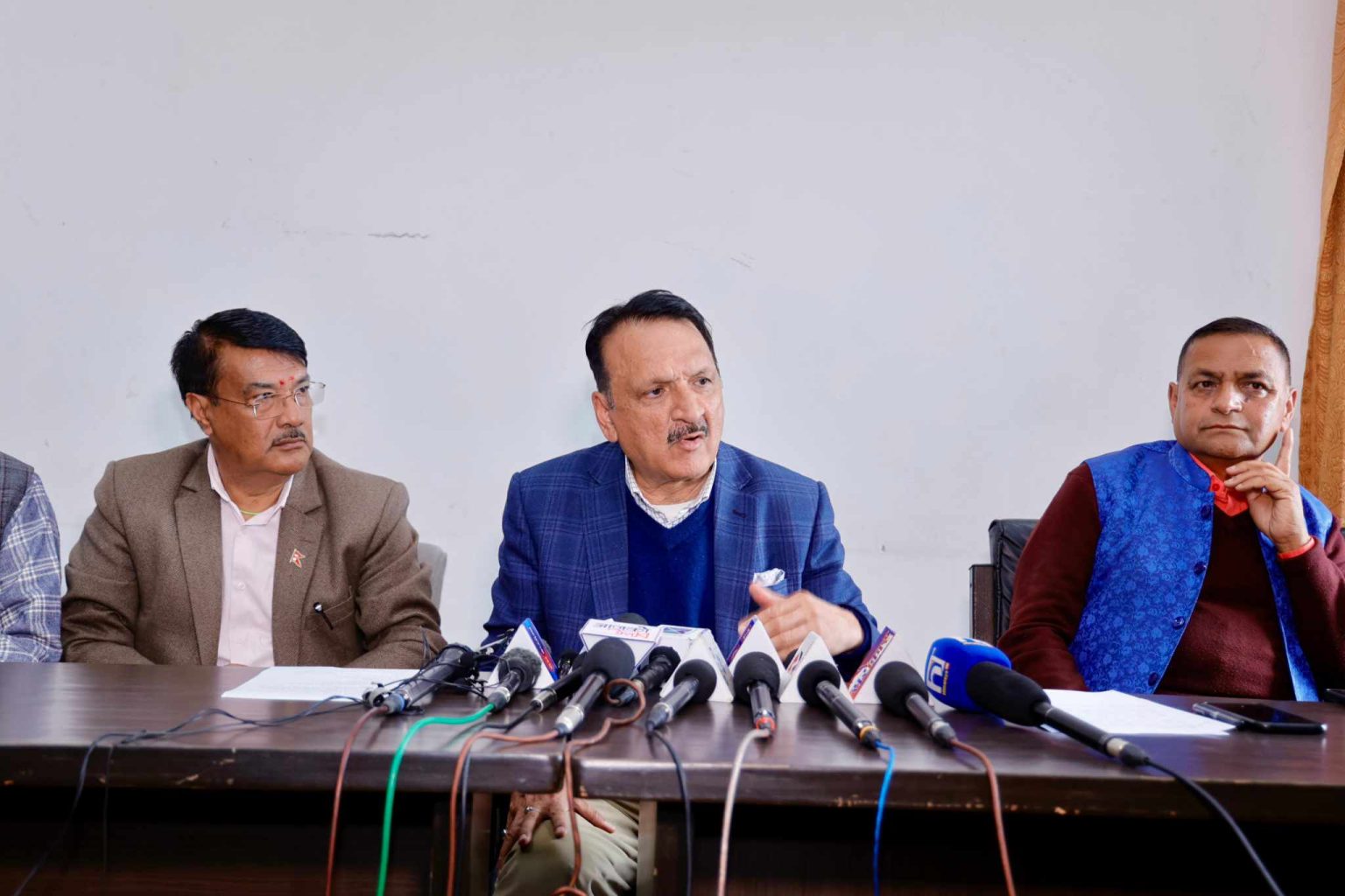 प्रचण्डले धोका दिएको एक सातापछि महत फायर, पोखे यस्तो आक्रोश