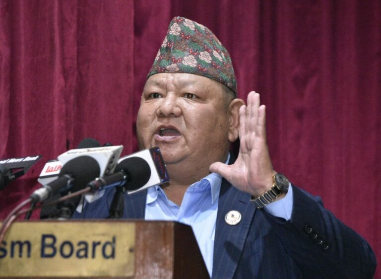 राजनीतिक फोहोरबाट दिक्क, प्रेम आले अब कुन बाटो लाग्दैछन्?