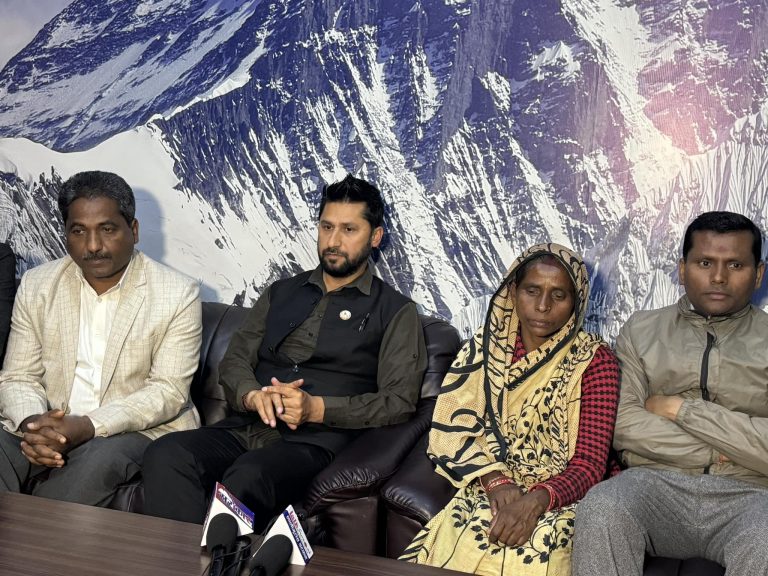 गृहमन्त्री लामिछानेको अर्को एक्शन, आरती साहको परिवारलाई न्याय दिनेगरि सहमति