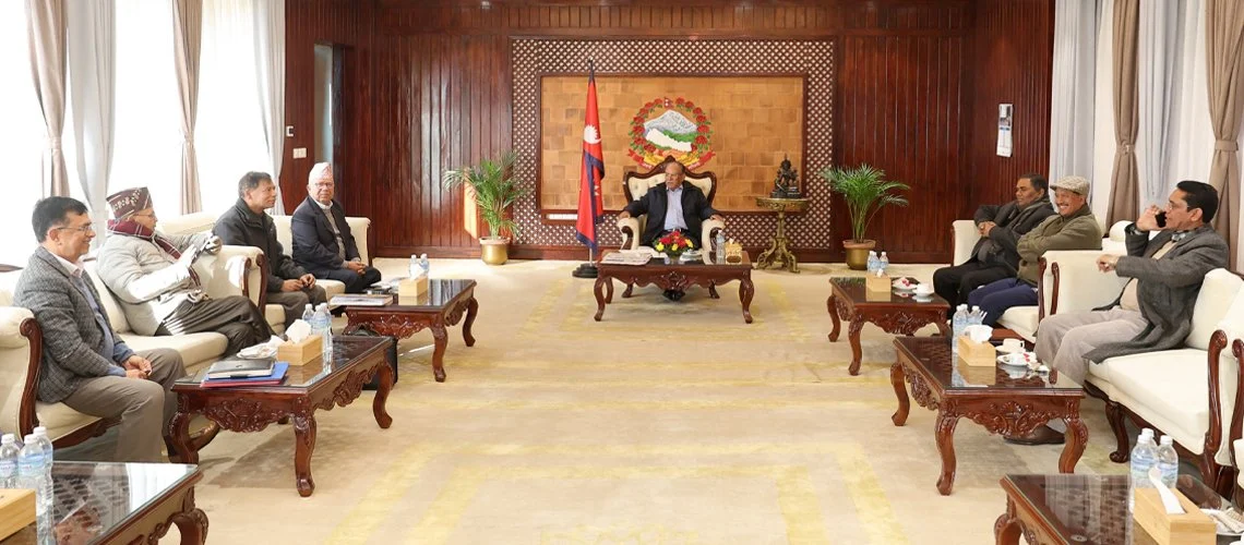 एमालेलाई पनि सहभागी गराउनेबारे छलफल, ओलीसँग कुरा गर्ने जिम्मा प्रचण्डलाई