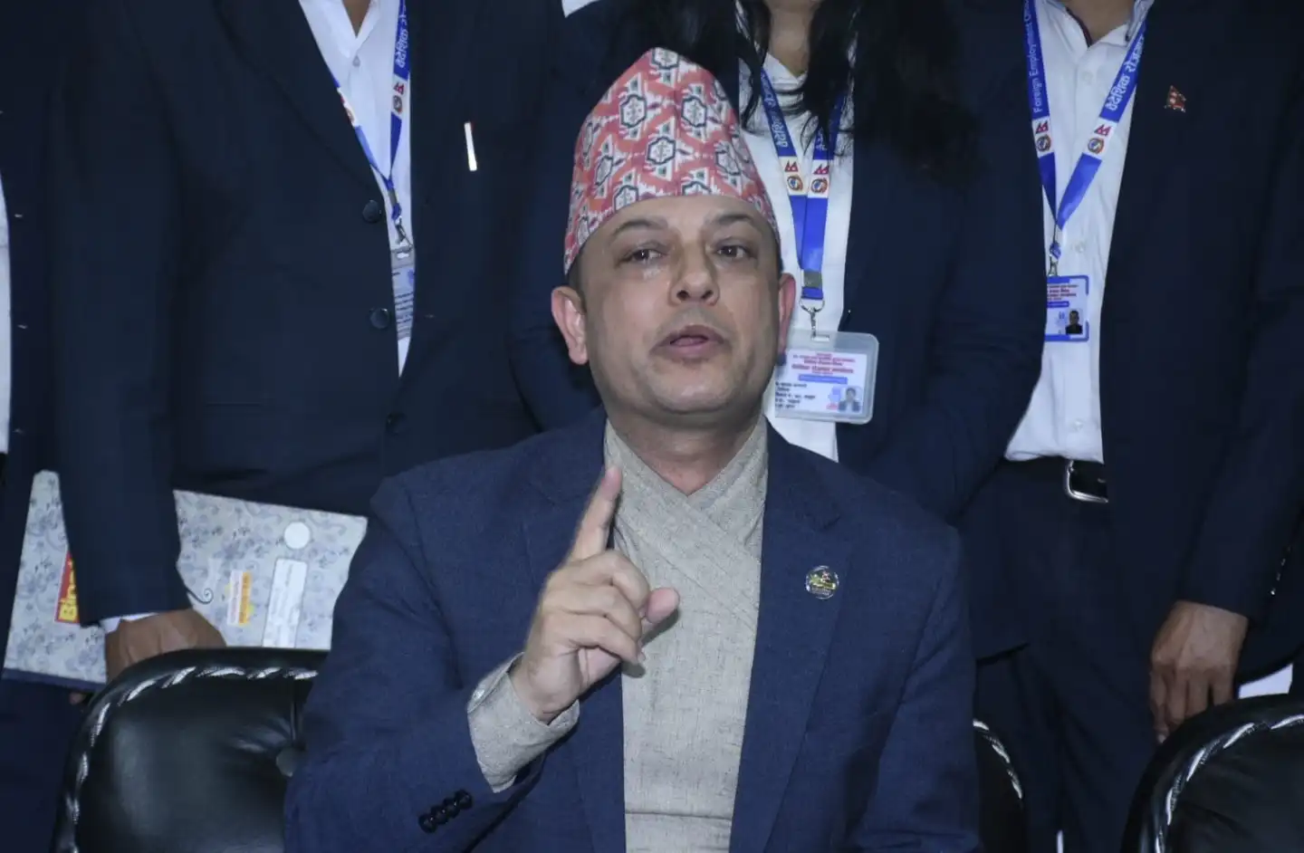 २ मिनेट ४४ सेकेण्डमै श्रम स्विकृति हुन्छ : मन्त्री अर्याल