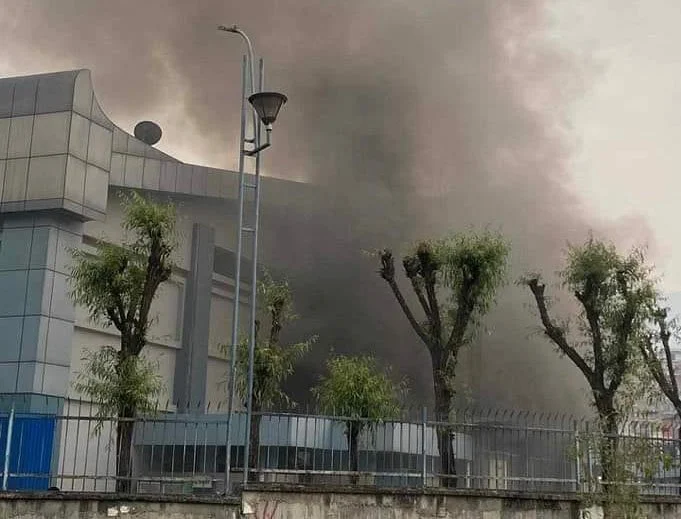 भाटभटेनीमा आगलागी हुँदा एक करोडभन्दा बढीको क्षति