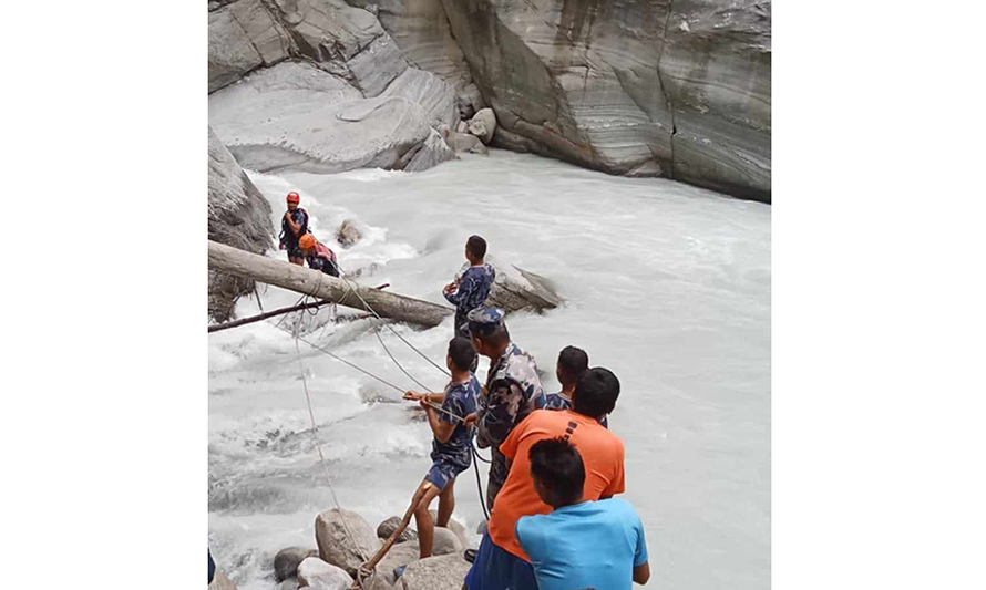 यसरी सशस्त्रले निकाल्यो सेती नदीको खोँचमा खसेका युवकको शव