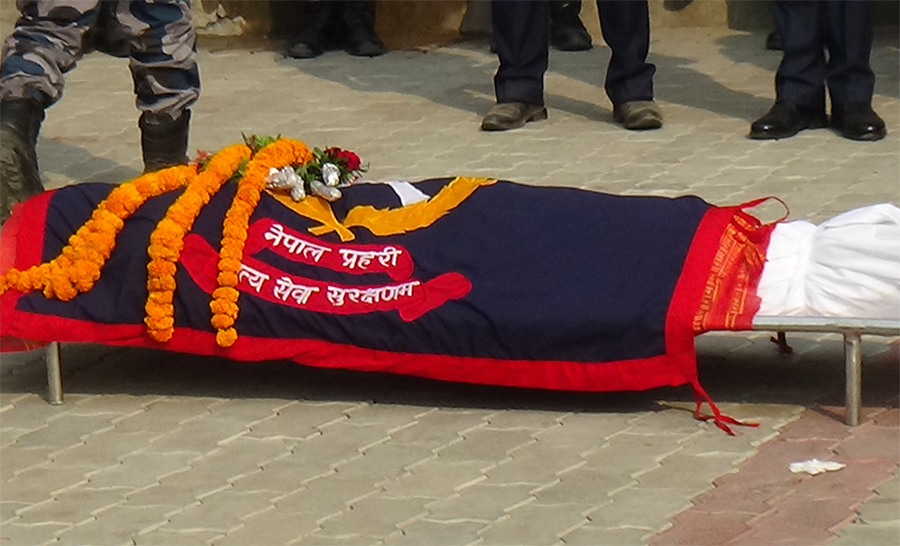 ट्यांकरको ठक्करबाट प्रहरी जवान २९ बर्षिय परियारको मृत्यु
