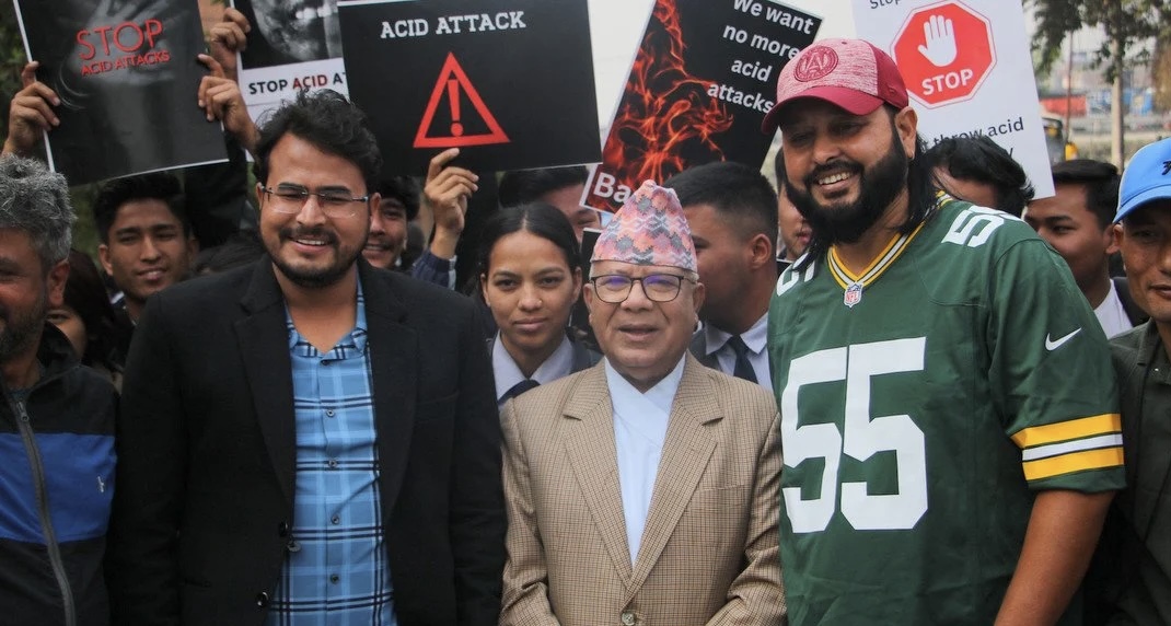 चलचित्र नमेटिने घाउमा माधव  नेपाल र ज्ञानेन्द्र शाहीको अभिनय