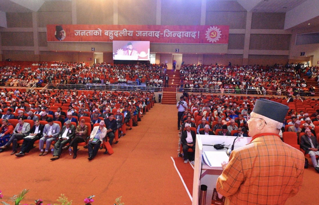 दुर्गा प्रसाईंको प्रवेश, ऐन महरलाई कारबाही र फुकुवाबारे एमालेभित्र उठेको प्रश्न