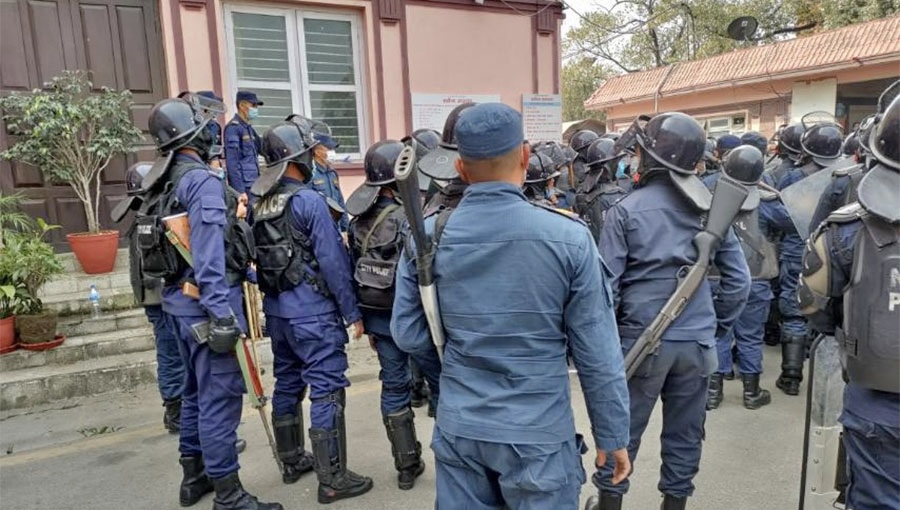 प्रहरीले बोकेको पेस्तोल नै  हराएपछि…
