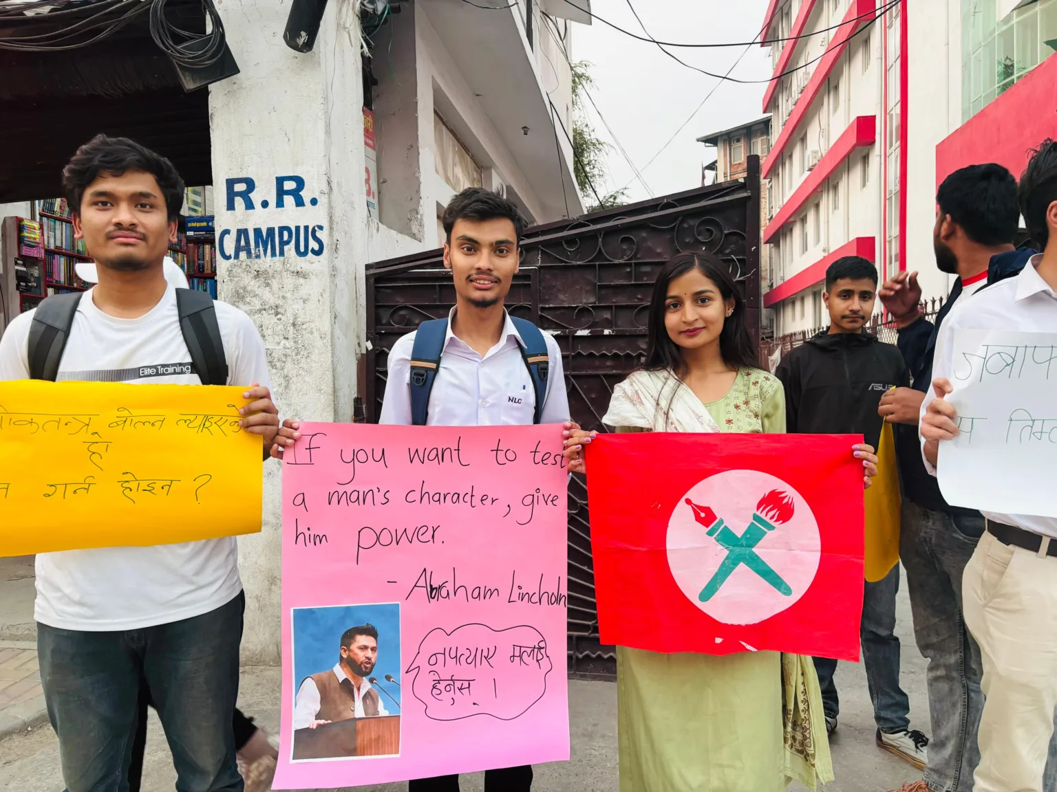 ‘रवि दाइ हाईहाई, निर्मला पन्तलाई न्याय खोई’ ? भन्दै नेविसंघको प्रदर्शन