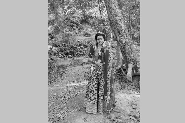 मोटरसाइकल दुर्घटनामा एक युवतीको निधन, एक जना गम्भीर