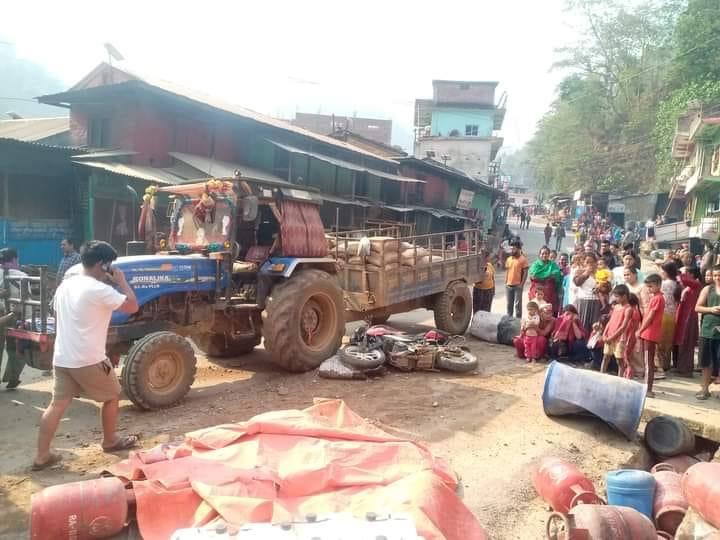 ट्याक्टरले मोटरसाइकललाई ठक्कर दिदा एक जनाको मृत्यु